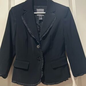 Vien Single Breast 2 button Blazer jacket fitted ruffle ribbon trim Lined size 2
